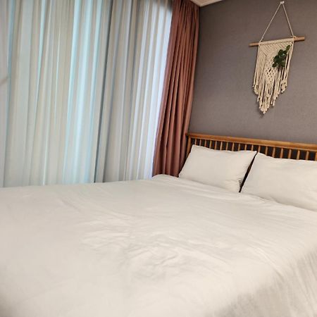 Holiday Apt Gwangan Beach Μπουσάν Εξωτερικό φωτογραφία